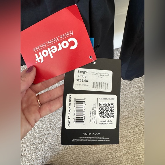 Arc’teryx LT Hoody - Picture 10 of 11